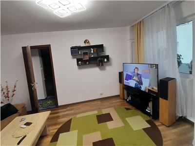 Vanzare Apartament 4 Camere Semidecomandat Aparatorii Patriei-Mariuca