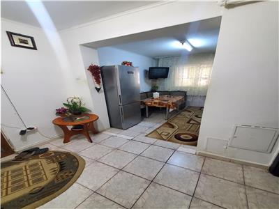 Vanzare Apartament 4 camere Semidecomandat Mariuca