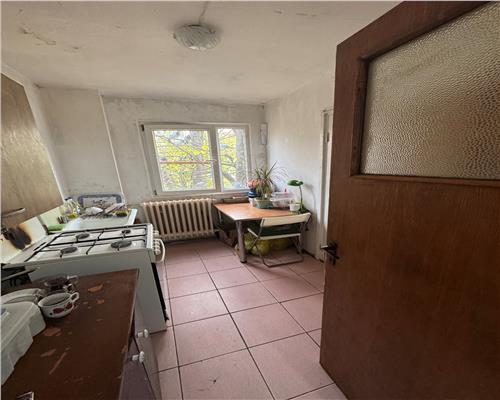 Vanzare Apartament 3 Camere Semidecomandat Berceni-Covasna