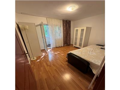 Inchiriere Apartament 3 Camere Decomandat Berceni - Resita