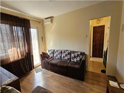 Vanzare Apartament 4 Camere Semidecomandat  Moldovita