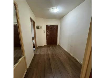 Vanzare Apartament 3 Camere Semidecomandat Berceni-Stupilor