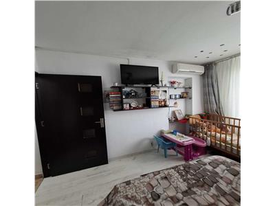 Vanzare Apartament 3 camere Semidecomandat Piata Sudului