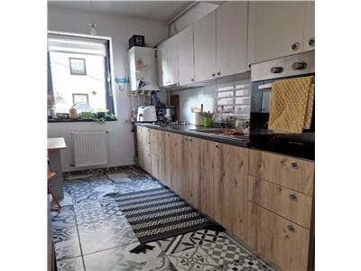 Vanzare Apartament 2 Camere Decomandat Piata Sudului-Martisor
