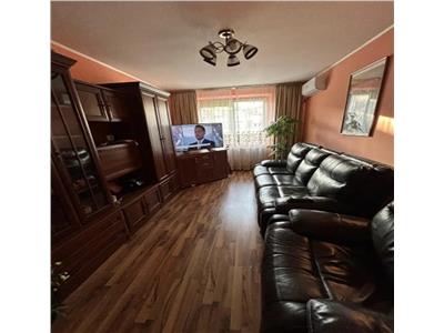 Vanzare  Apartament 3 camere Pta. Sudului