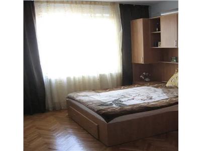 Vanzare Apartament 3 Camere Semidecomandat Aparatorii Patriei