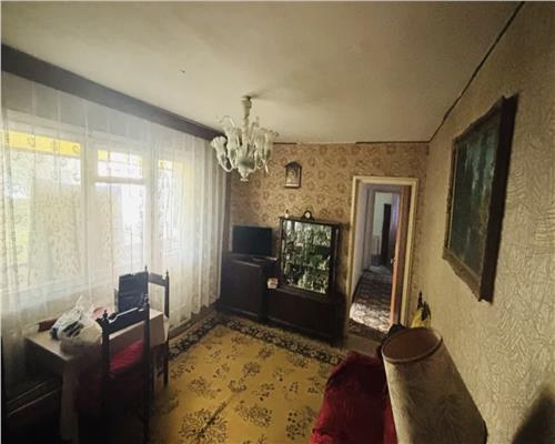 Vanzare Apartament 3 Camere Semidecomandat Berceni-Covasna