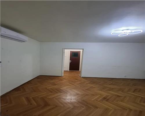 Apartament 2 Camere Semidecomandat Emil Racovita Nemobilat