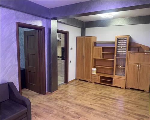 Inchiriere Apartament 3 Camere Semidecomandat Aparatorii Patriei-Poieni