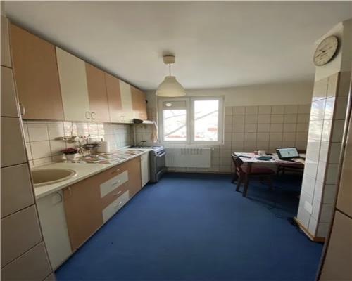 Vanzare Apartament 3 Camere Semidecomandat Berceni-Resita