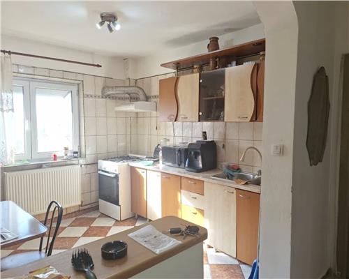 Vanzare Apartament 3 Camere Decomandat Eroii Revolutiei-Padesu