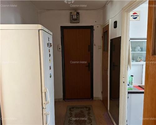 Vanzare Apartament 4 Camere Semidecomandat Giurgiului-Moldoveni