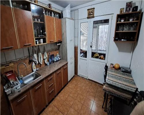 Vanzare Apartament 2 Camere Decomandat Piata Sudului-Frumusani