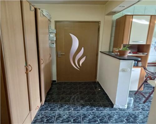 Vanzare Apartament 3 Camere Semidecomandat Berceni-Al.Ciceu