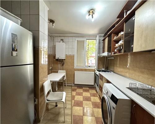 Vanzare Apartament 3 Camere Semidecomandat Giurgiului-Tatulesti