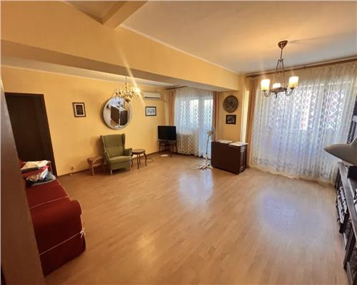 Apartament 4 Camere Semidecomandat Bd.Alexandru Obregia