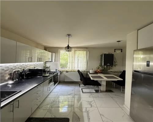 Vanzare Apartament 3 Camere Semidecomandat Berceni-Izvorul Crisului